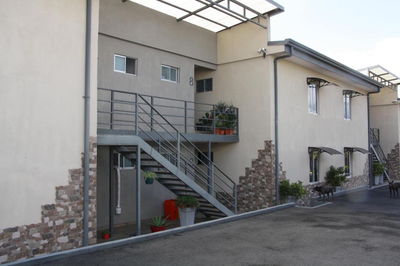Apartamentos La Alborada Airport Sjo Алахуела Екстер'єр фото
