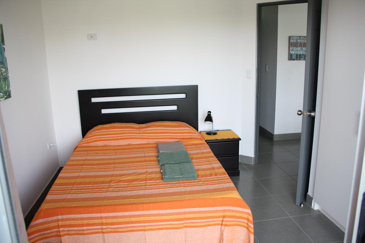 Apartamentos La Alborada Airport Sjo Алахуела Екстер'єр фото