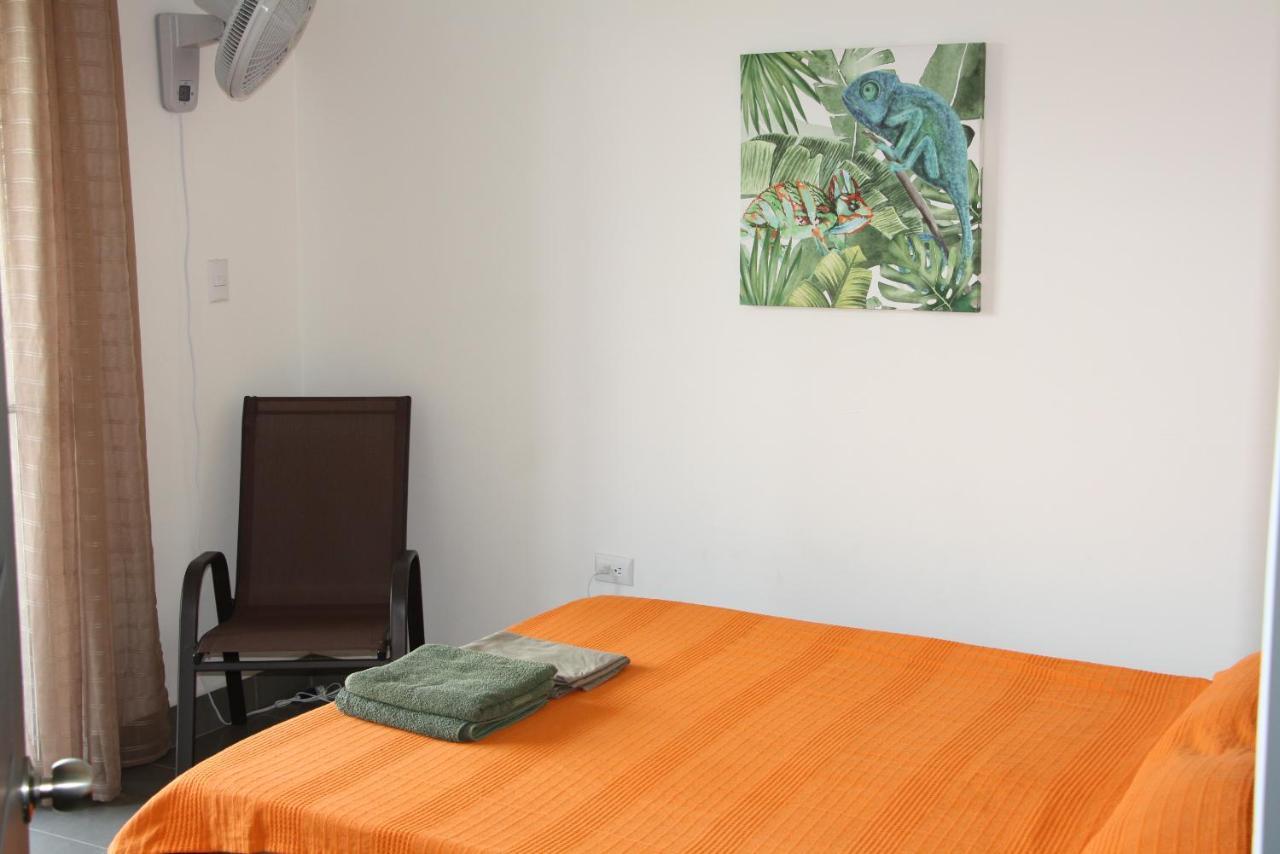 Apartamentos La Alborada Airport Sjo Алахуела Екстер'єр фото