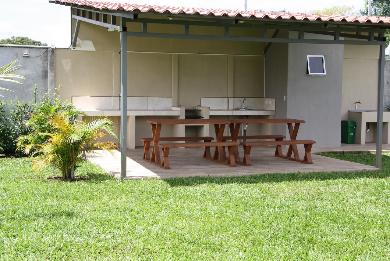 Apartamentos La Alborada Airport Sjo Алахуела Екстер'єр фото
